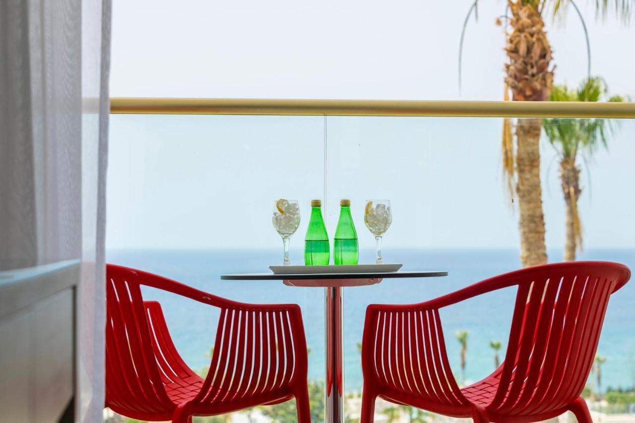 Leonardo Laura Beach & Splash Resort Klorakas Exterior photo