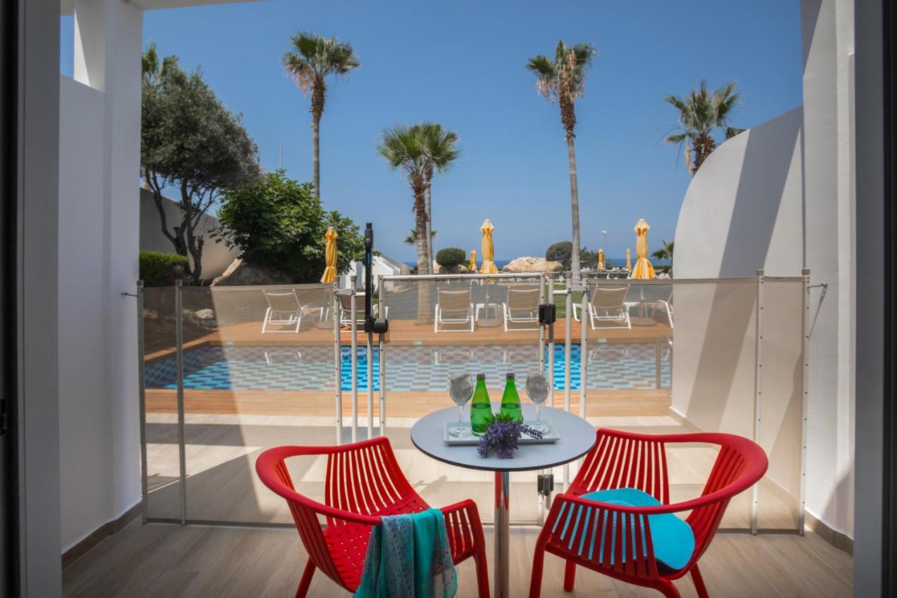 Leonardo Laura Beach & Splash Resort Klorakas Exterior photo