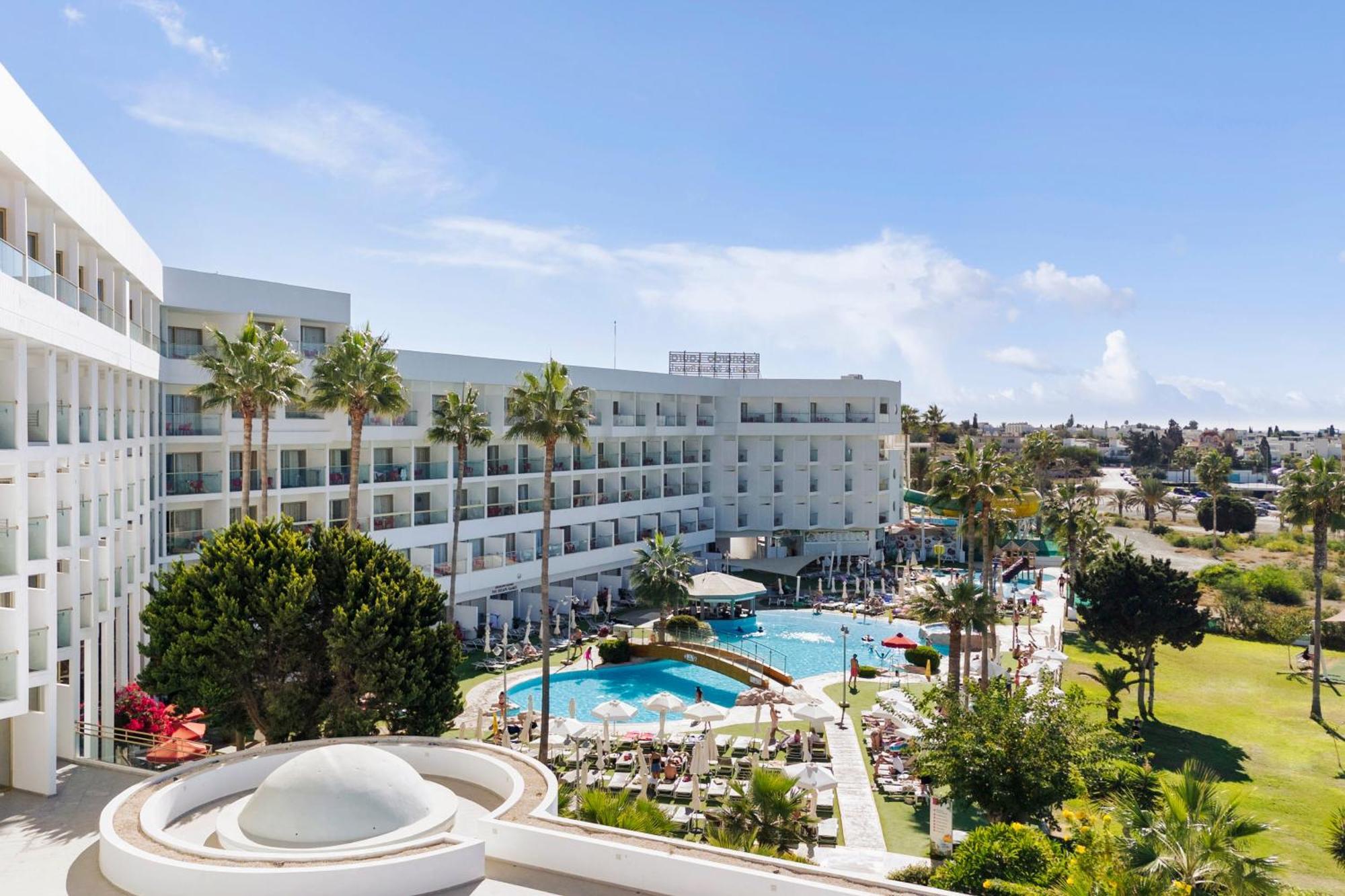 Leonardo Laura Beach & Splash Resort Klorakas Exterior photo