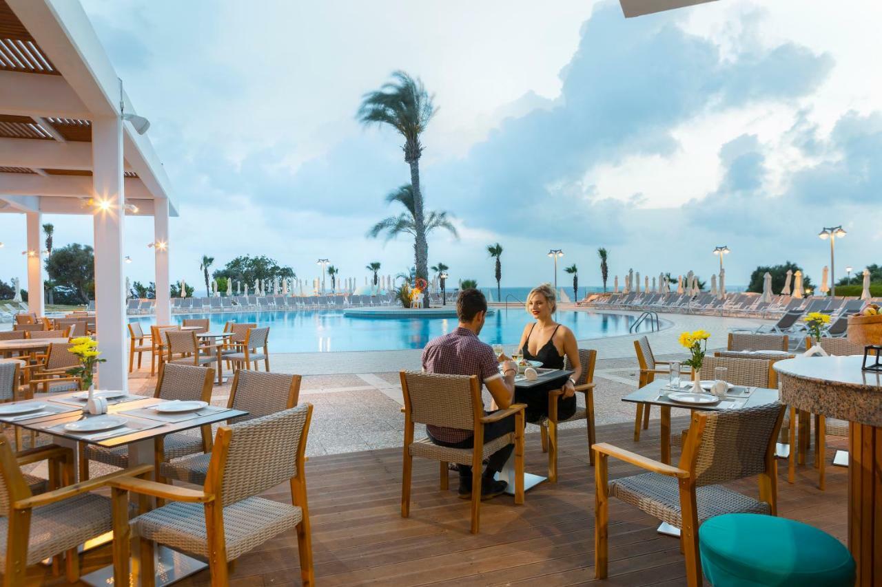 Leonardo Laura Beach & Splash Resort Klorakas Exterior photo